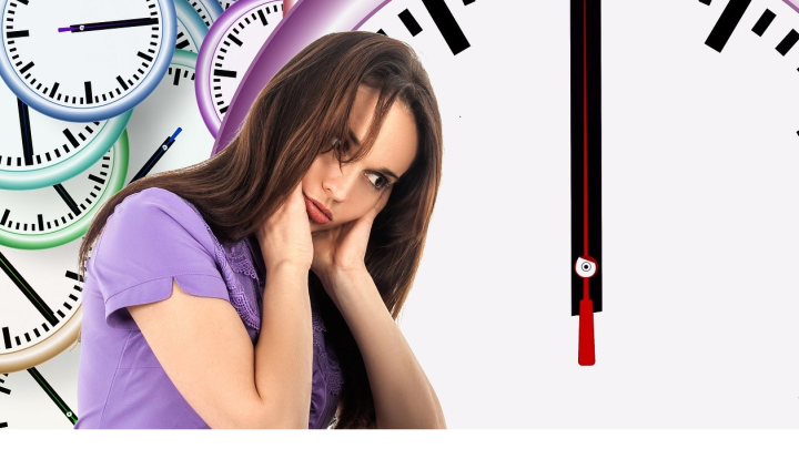 femme affectée par la crise sanitaire